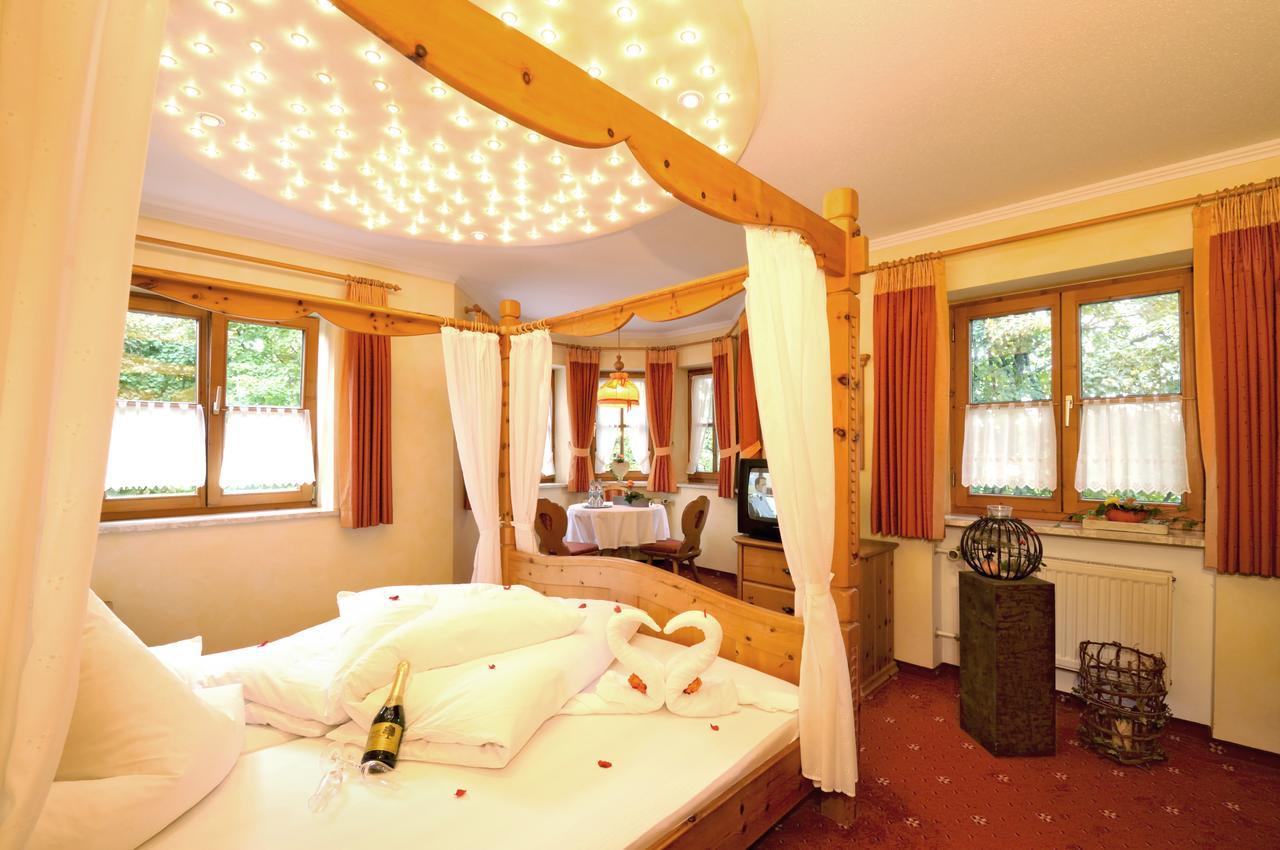 Landhotel Gruener Baum Westendorf  エクステリア 写真